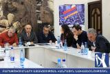 Բժիշկ - հիվանդ հարաբերության միջեւ շուկան է կանգնած