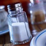 Любители соли плохо ощущают её вкус в пище